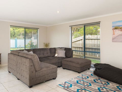 Back Beach Retreat - Kempsey Accommodation 2