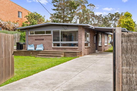 BADENOCH - Kempsey Accommodation 0