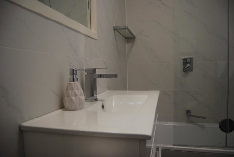 Balcony Retreat Apartment By Ready Set Host - Kempsey Accommodation 1