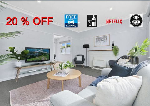 BALLARAT CLOSE 2 CBD + HOSPITAL+3BR HOME+NETFLIX + WiFi + Gift - Kempsey Accommodation 0