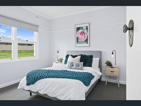 BALLARAT CLOSE 2 CBD + HOSPITAL+3BR HOME+NETFLIX + WiFi + Gift - Kempsey Accommodation 1