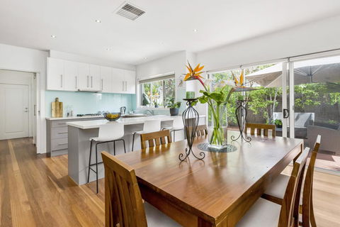 BANGALOW - MORNINGTON - Kempsey Accommodation 1