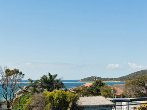 Barefoot Bliss @ Fingal Bay - Kempsey Accommodation 1