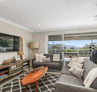 Barefoot Top Floor 32 Skyline Crescent Crescent Head - Kempsey Accommodation