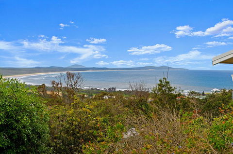 Barefoot Top Floor, 32 Skyline Crescent, Crescent Head - Kempsey Accommodation 1