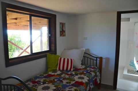 Barrels Beach House, 28 Dulconghi Street - Kempsey Accommodation 1