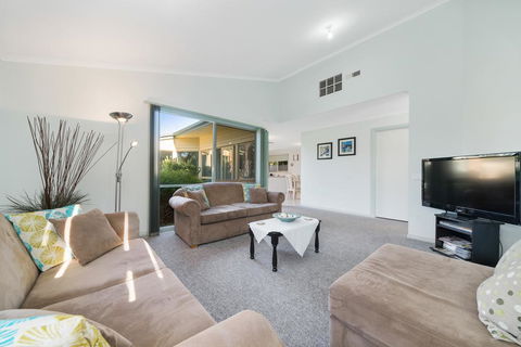 Bay Beach Beauty - Kempsey Accommodation 3