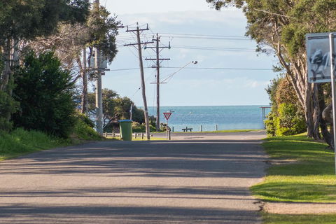 Bay Beach Beauty - Kempsey Accommodation 0