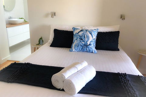 BAY OF FIRES BEACH SHACK Ocean Views From A Modern Beachhouse - Kempsey Accommodation 1