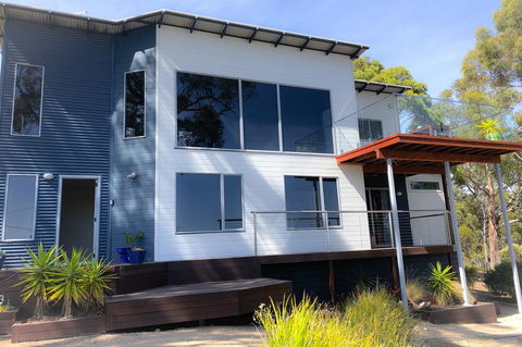 BAY OF FIRES BEACH SHACK Ocean Views From A Modern Beachhouse - Kempsey Accommodation 0