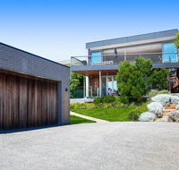 Bay Vista - Amazing Bay Views with the beach at your doorstop - Kempsey Accommodation
