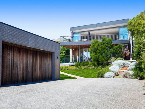 Bay Vista - Amazing Bay Views With The Beach At Your Doorstop! - Kempsey Accommodation 0