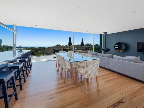 Bay Vista - Amazing Bay Views With The Beach At Your Doorstop! - Kempsey Accommodation 1