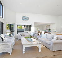 Beach 'Shac' on Parkway - Kempsey Accommodation