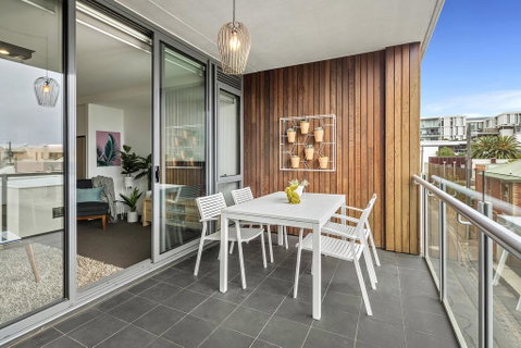 Beach Apartment Port Melbourne - Kempsey Accommodation 2