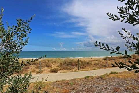 Beach Cottage In The Heart Of Mandurah - Kempsey Accommodation 2