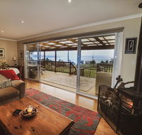 Beach House 'Aisling' - Kempsey Accommodation