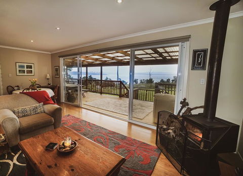 Beach House 'Aisling' - Kempsey Accommodation 0