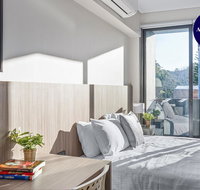 BEACH LOCATION STUDIO // CLOVELLY 4 - Kempsey Accommodation