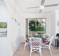 Beach Paradise  Anna Bay - Kempsey Accommodation