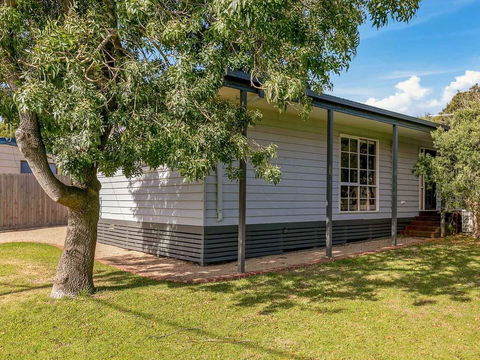Beachcomber Bliss - Kempsey Accommodation 0