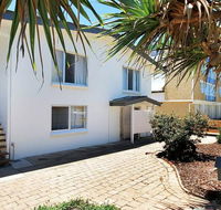 Beachcomber Unit 4- Beachside Unit - - Kempsey Accommodation