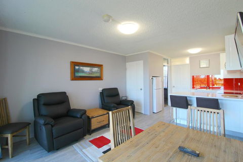 Beachfront 4, 25 Willow Street - Kempsey Accommodation 1