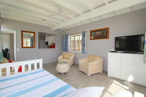 Beachfront 6, 25 Willow Street - Kempsey Accommodation 2