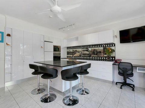 Beachfront Apartment Agincourt Clifton Beach - Kempsey Accommodation 1