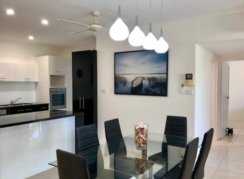 Beachfront Apartment- Paringa - Kempsey Accommodation 1