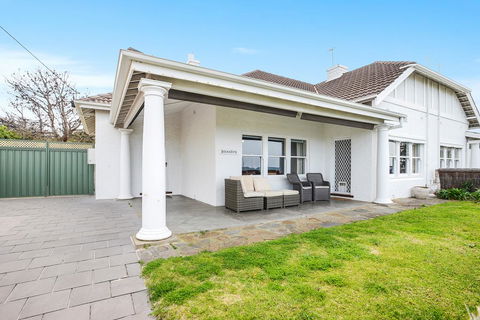 Beachfront Buena Vista - PetFriendly - Kempsey Accommodation 1