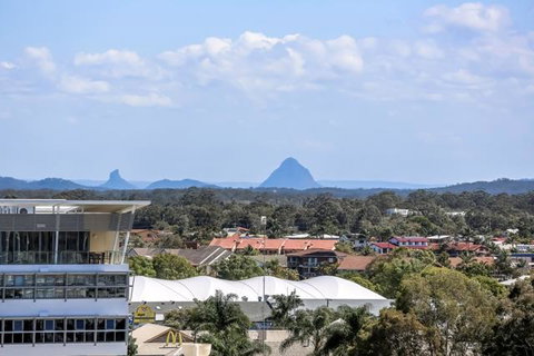 Beachfront Mooloolaba Apartment - Kempsey Accommodation 2