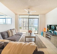 Beachfront Retro Apartment In Surfers Paradise - Kempsey Accommodation