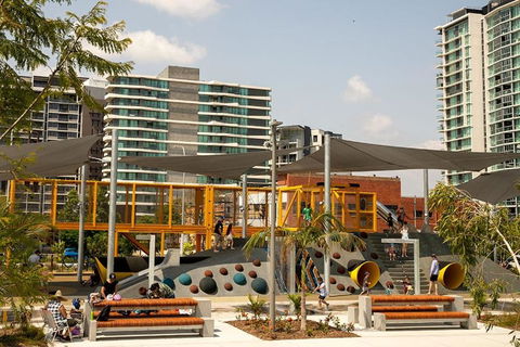 Rivello Apartments - Free Secure Car Park, 6km To City, Ferry Terminal, Eat Street, Rooftop Pool, Sauna, Portside Dinning - Kempsey Accommodation 3