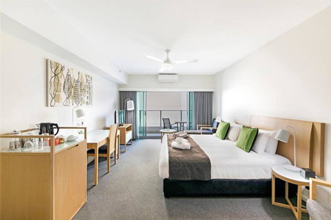 Resort-Style Sister Studios - Double Delight In The CBD - Kempsey Accommodation 0