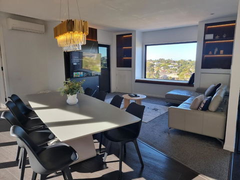 RESIDENTIAL 4 BEDROOM House - Kempsey Accommodation 0