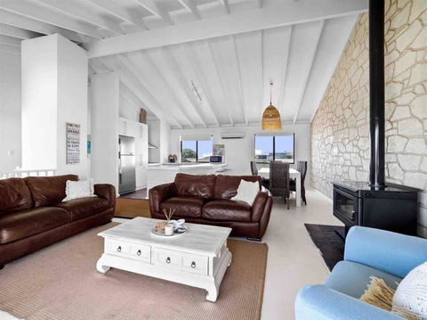 Relaxing Getaway Beachfront Access Multi Family Pets Mandurah - Kempsey Accommodation 0