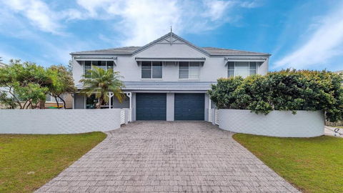 RED Rock - Townhouse In Town - Kempsey Accommodation 0