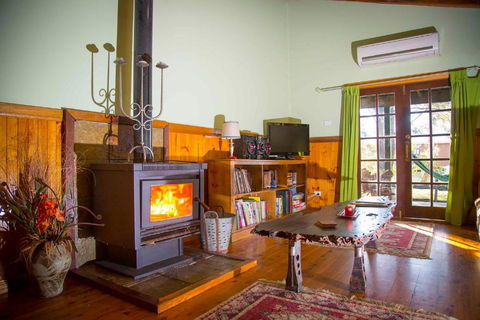 Red Tractor Retreat - Kempsey Accommodation 3