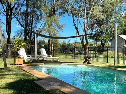 Red Tractor Retreat - Kempsey Accommodation 2