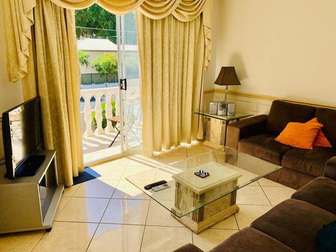 Redcliffe Villa - Kempsey Accommodation 3