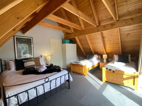 Reel & Relax: 3BR Beach House - Fish, Swim, Surf - Kempsey Accommodation 3