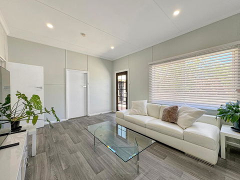 Relax At Gossan - Kempsey Accommodation 3