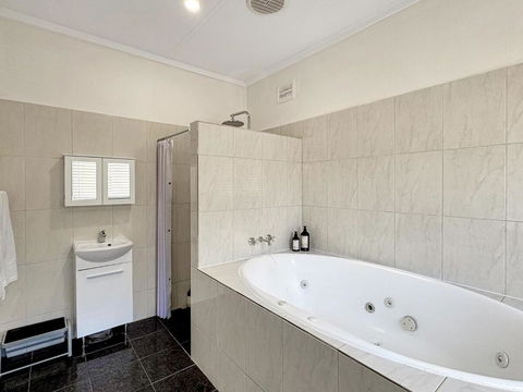 Relax At Gossan - Kempsey Accommodation 2
