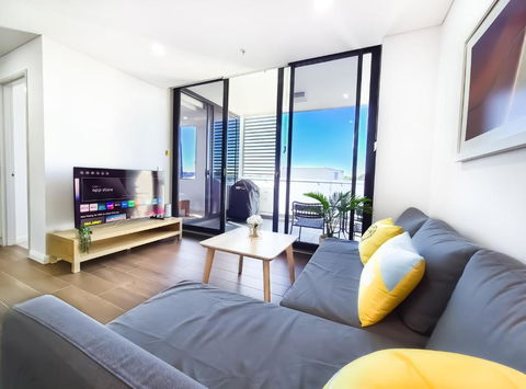 Relaxing 1BR W Pools & SPA, Gym In Olympic Park - Kempsey Accommodation 3