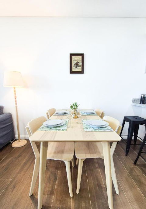 Relaxing 1BR W Pools & SPA, Gym In Olympic Park - Kempsey Accommodation 2