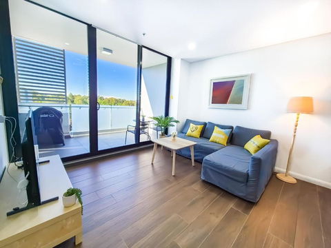 Relaxing 1BR W Pools & SPA, Gym In Olympic Park - Kempsey Accommodation 1