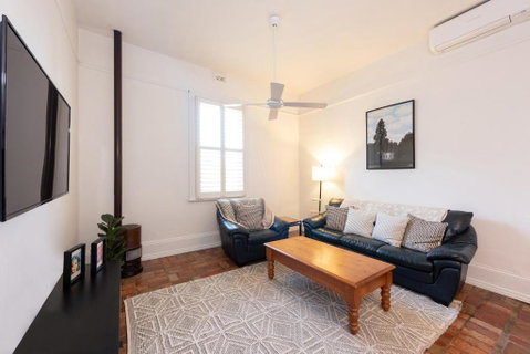 Renovated 2B 1B Victorian House In Princes Hill - Kempsey Accommodation 0