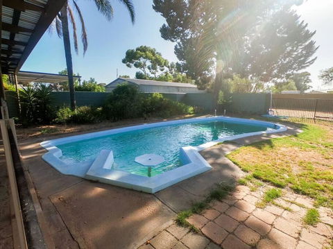 Renovated 3BD With Pool And Spa Bath - Kempsey Accommodation 0