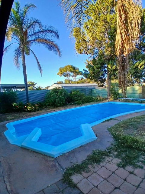 Renovated 3BD With Pool And Spa Bath - Kempsey Accommodation 1